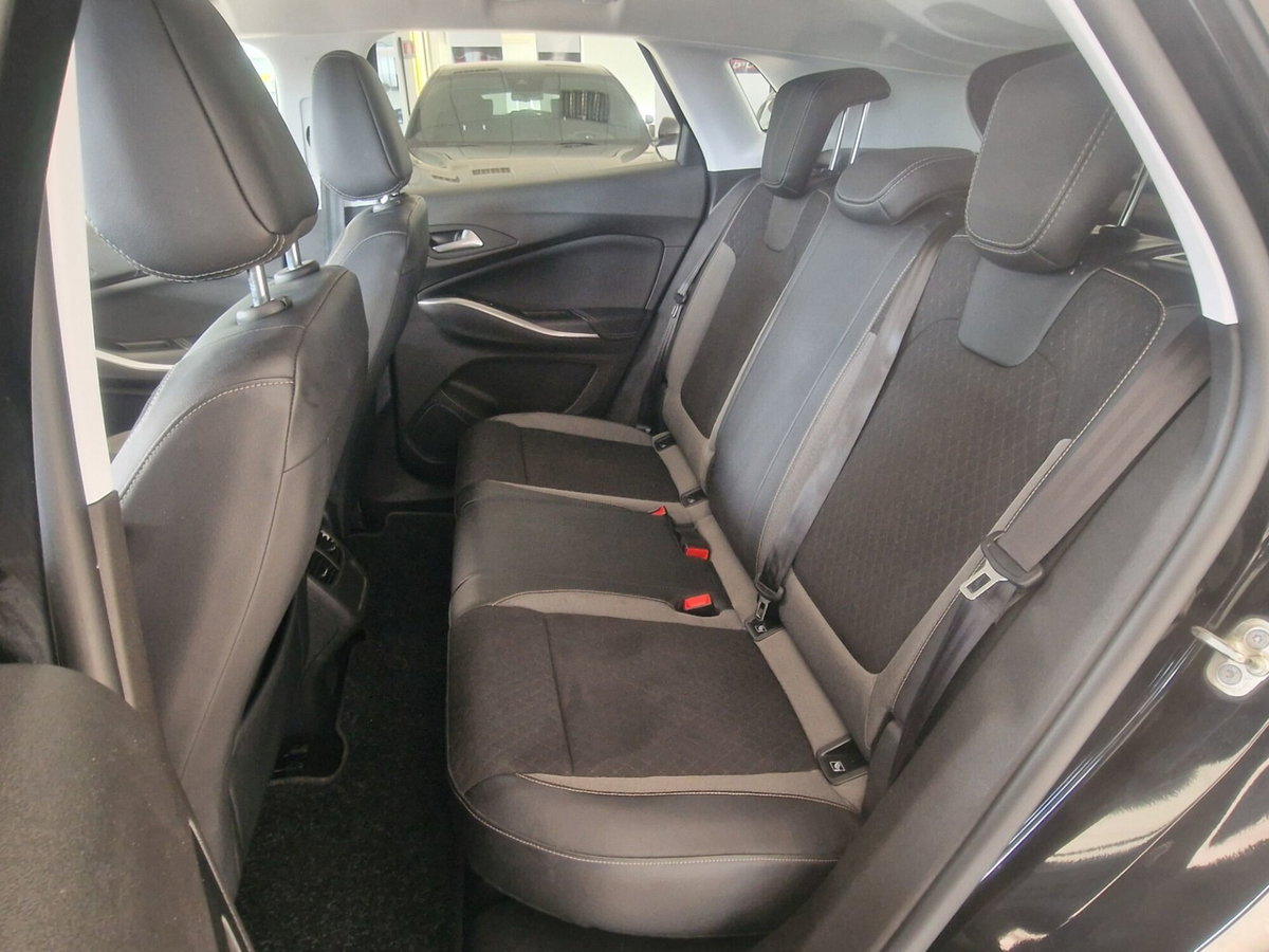Opel Grandland 1.5 diesel Ecotec aut. Business Elegance (5)