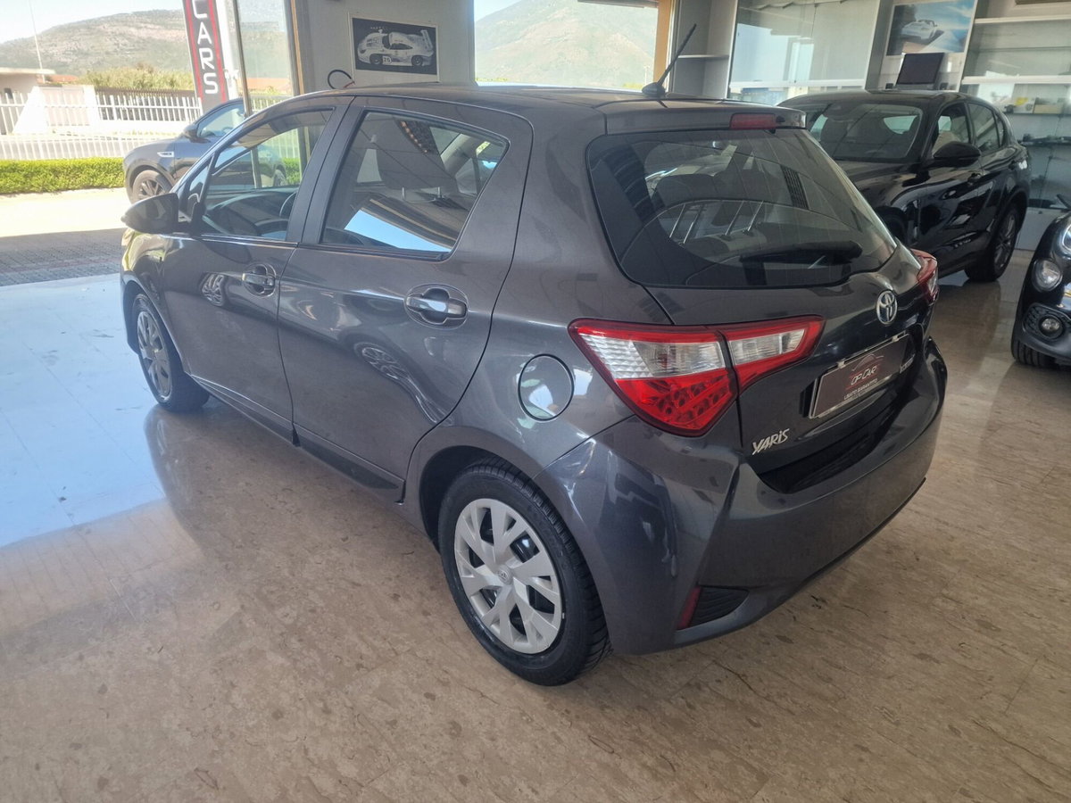 Toyota Yaris 1.5 Hybrid 5 porte Style (2)
