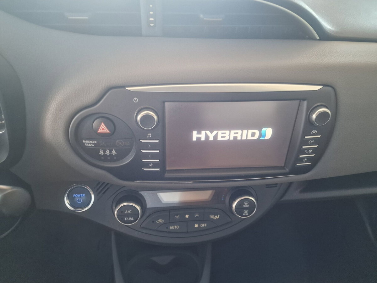 Toyota Yaris 1.5 Hybrid 5 porte Style (9)