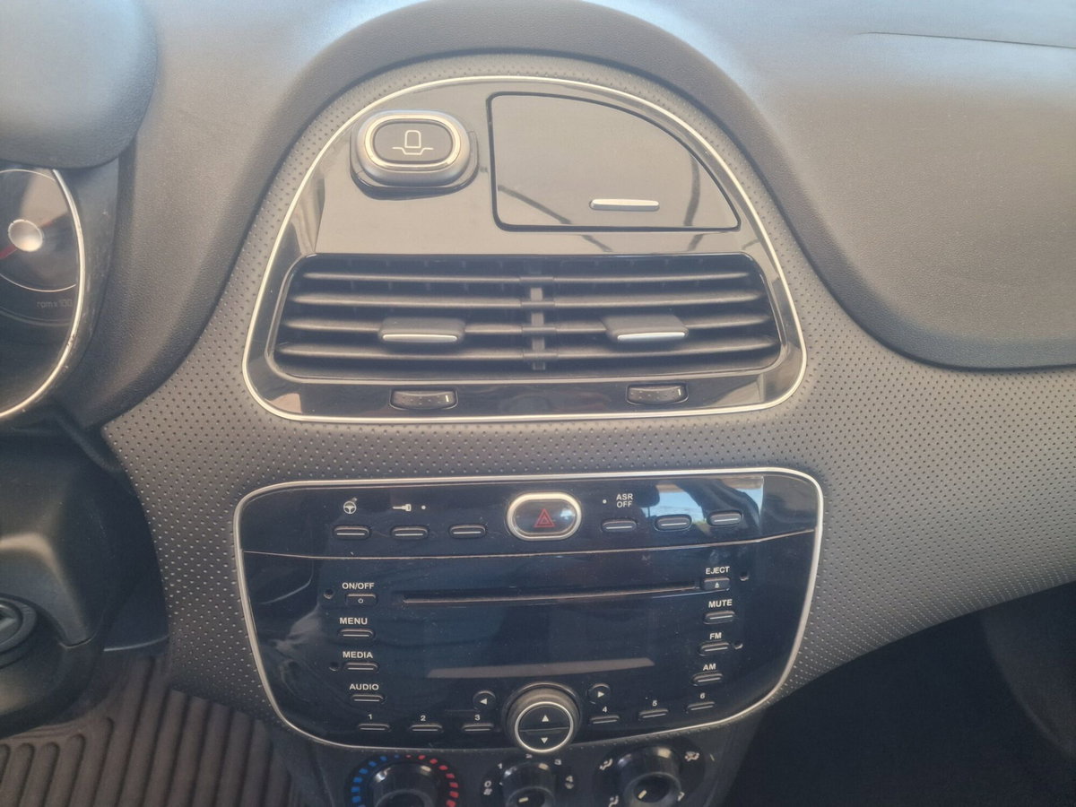 Fiat Punto Evo 1.3 Mjt 75 CV 5 porte Dynamic (8)
