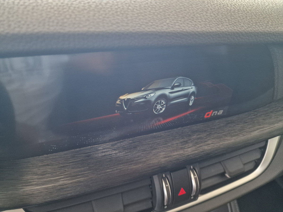 Alfa Romeo Stelvio Stelvio 2.2 Turbodiesel 190 CV AT8 Q4 Ti (12)