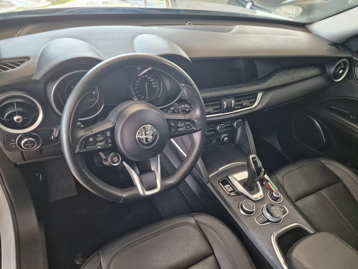 Alfa Romeo Stelvio Stelvio 2.2 Turbodiesel 190 CV AT8 Q4 Ti (9)
