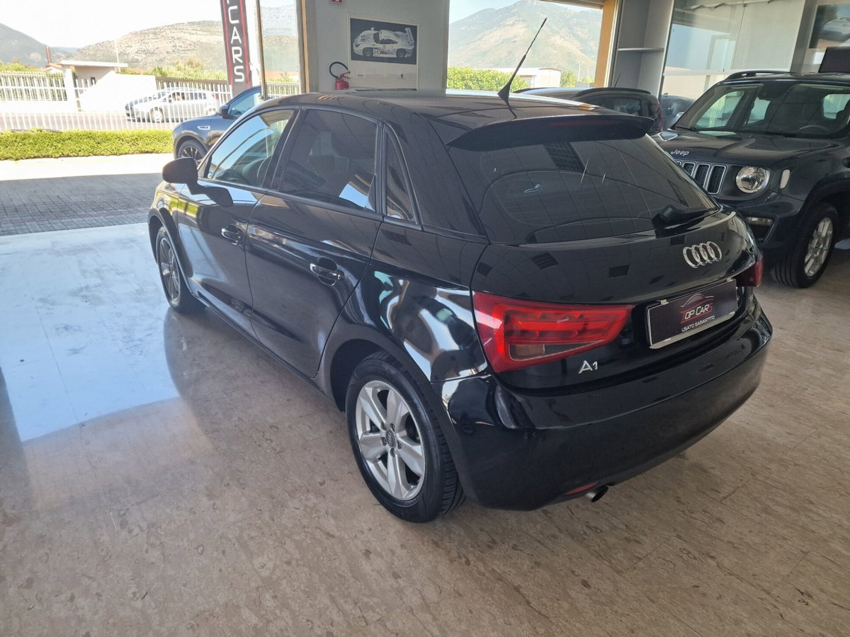 Audi A1 Sportback 1.6 TDI Admired (2)