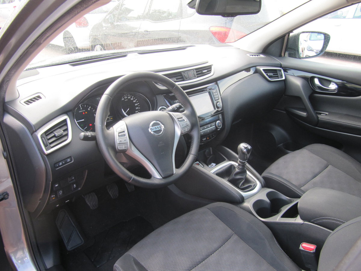 Nissan Qashqai 1.5 dCi N-Connecta (10)