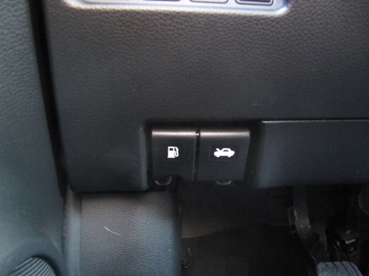 Nissan Qashqai 1.5 dCi N-Connecta (12)