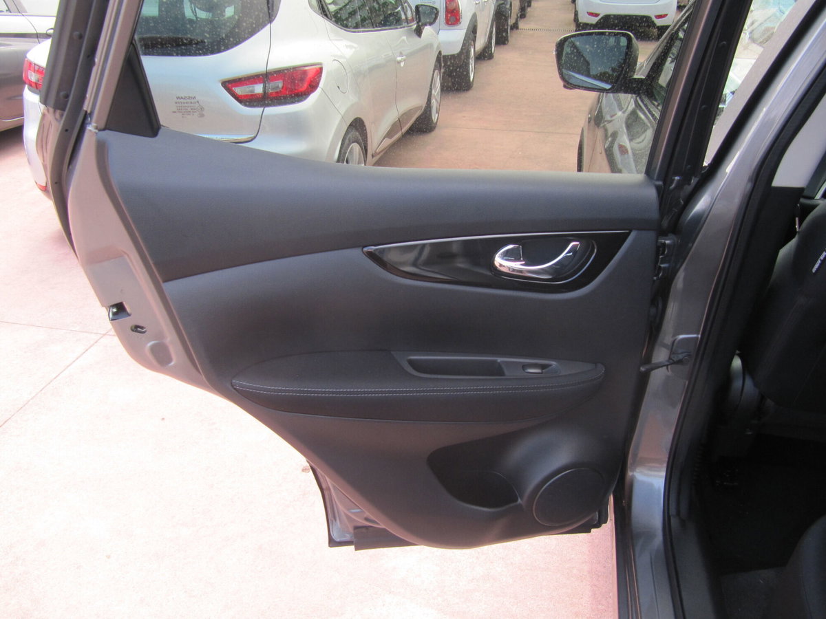 Nissan Qashqai 1.5 dCi N-Connecta (18)