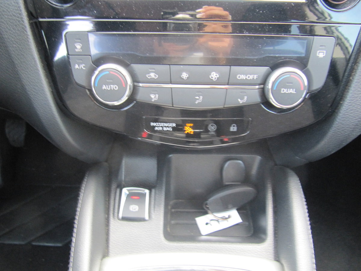 Nissan Qashqai 1.5 dCi N-Connecta (7)