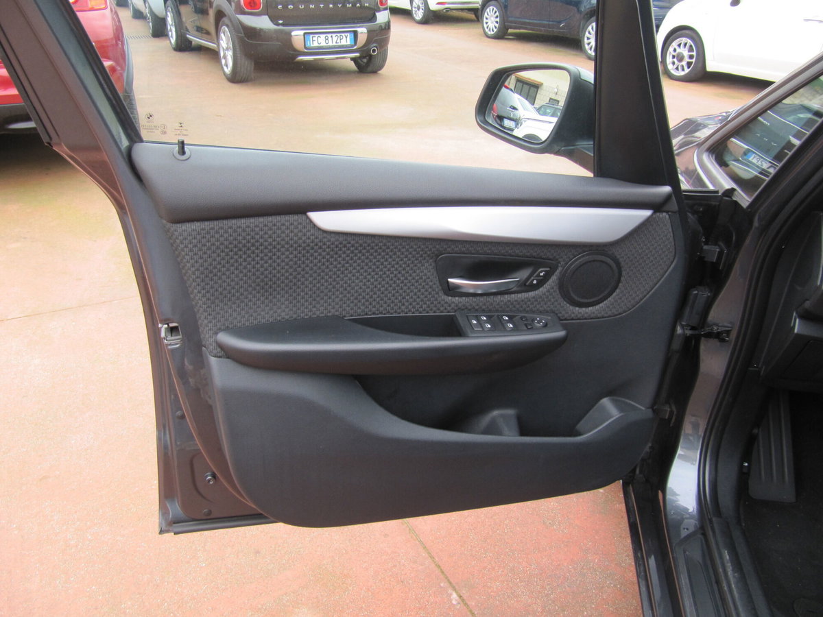 BMW Serie 2 Active Tourer 216d (10)