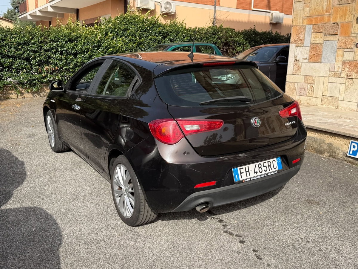 Alfa Romeo Giulietta 1.6 JTDm Ti 120cv (4)