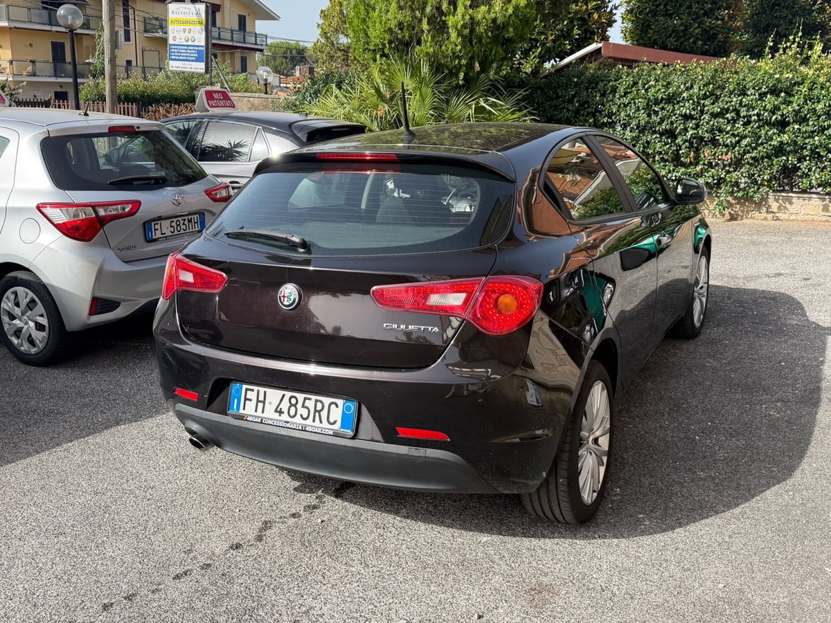 Alfa Romeo Giulietta 1.6 JTDm Ti 120cv (6)