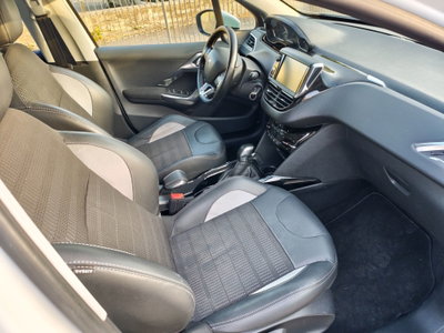 Peugeot 2008 100 Black Matt (14)
