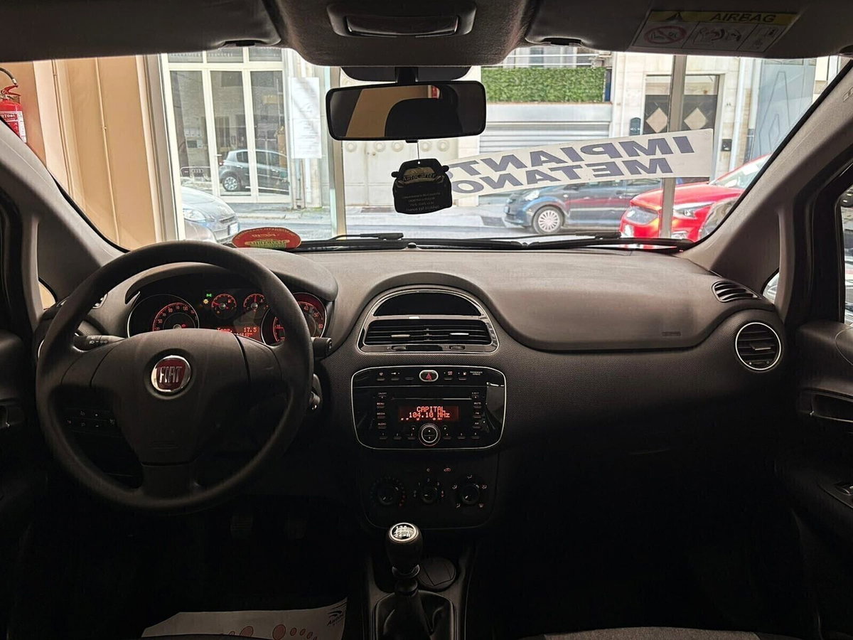 Fiat Punto 1.4 8V 5 porte Natural Power Street (11)