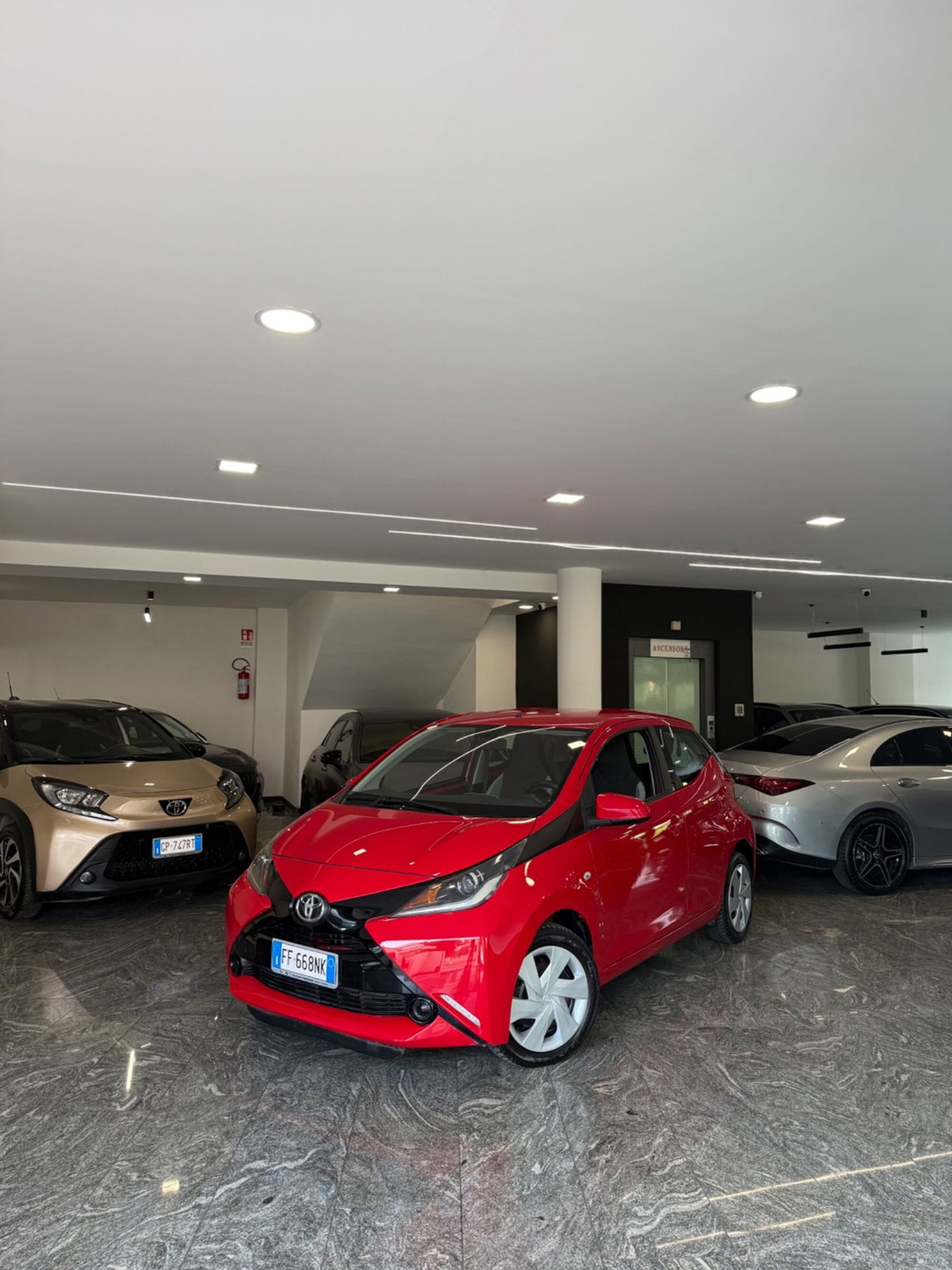 Toyota Aygo 1.0 VVT-i 69 CV 5 porte x-cool