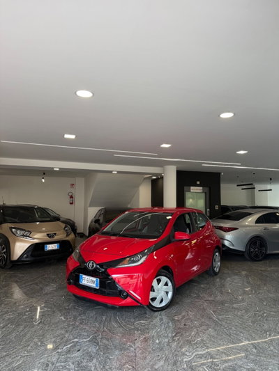 Toyota Aygo 1.0 VVT-i 69 CV 5 porte x-cool usata