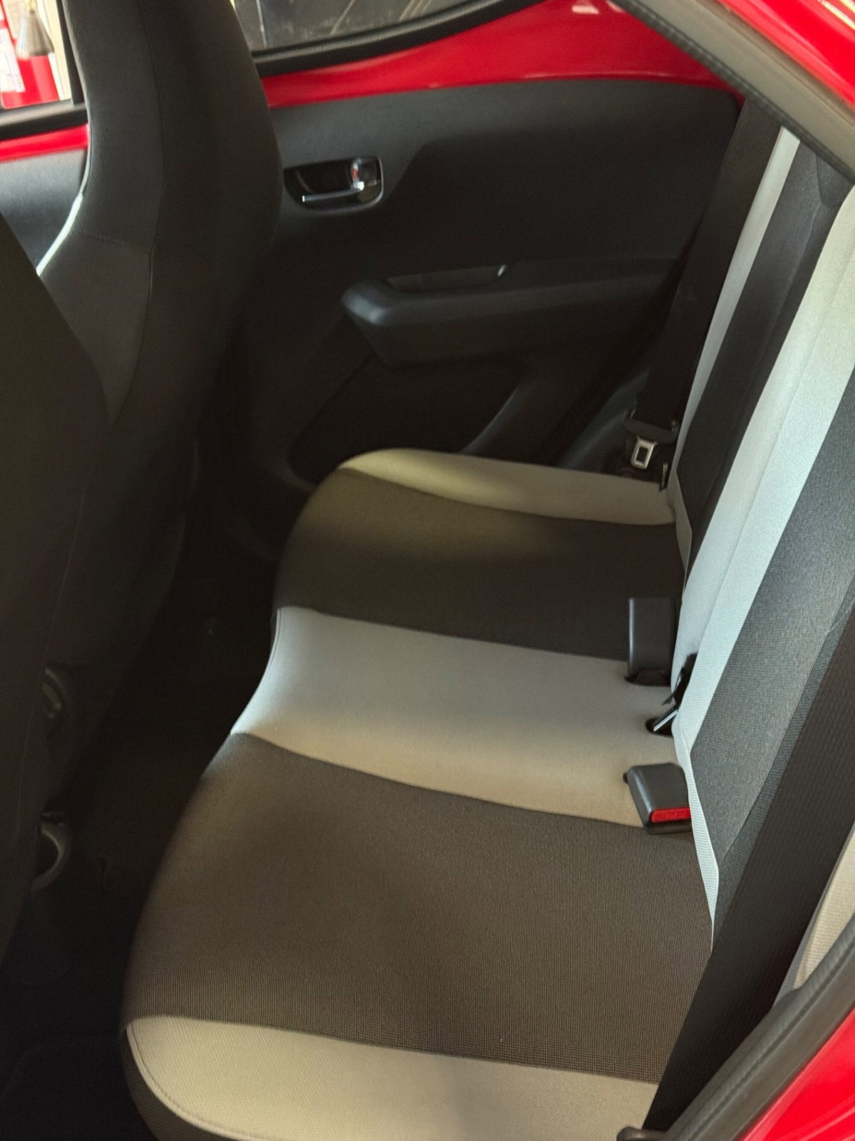 Toyota Aygo 1.0 VVT-i 69 CV 5 porte x-cool (12)