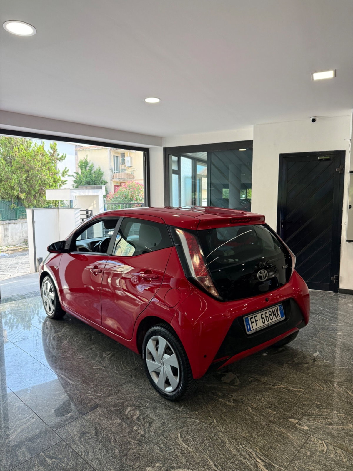 Toyota Aygo 1.0 VVT-i 69 CV 5 porte x-cool (5)
