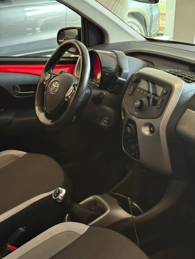 Toyota Aygo 1.0 VVT-i 69 CV 5 porte x-cool (9)