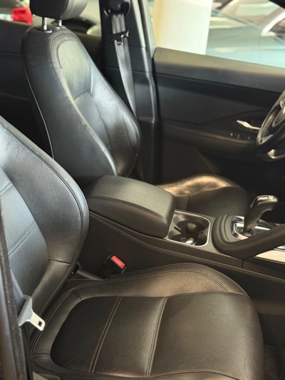 Jaguar E-Pace 2.0D 150 CV AWD R-Dynamic SE (11)