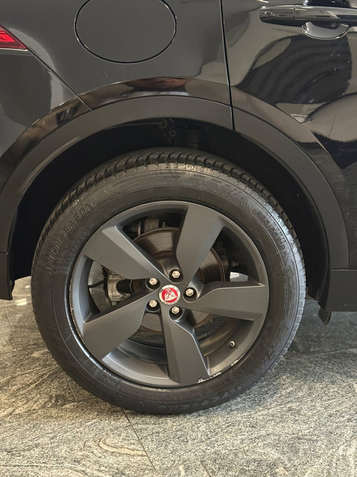 Jaguar E-Pace 2.0D 150 CV AWD R-Dynamic SE (14)