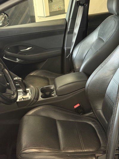 Jaguar E-Pace 2.0D 150 CV AWD R-Dynamic SE (8)