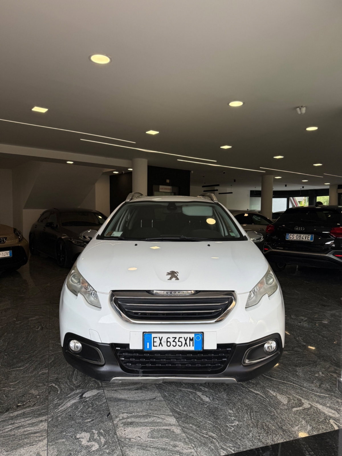 Peugeot 2008 e-HDi 92 CV Stop&Start Allure (2)
