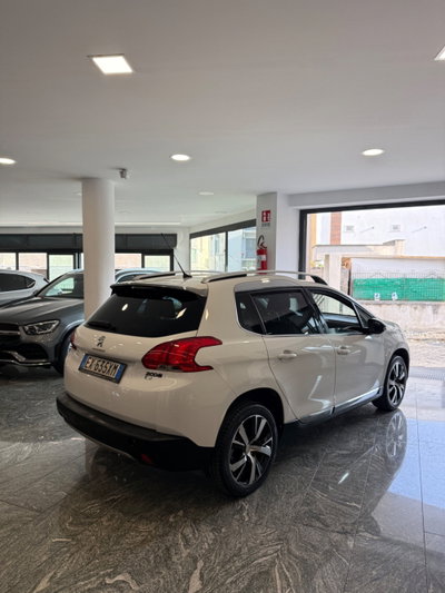 Peugeot 2008 e-HDi 92 CV Stop&Start Allure (4)