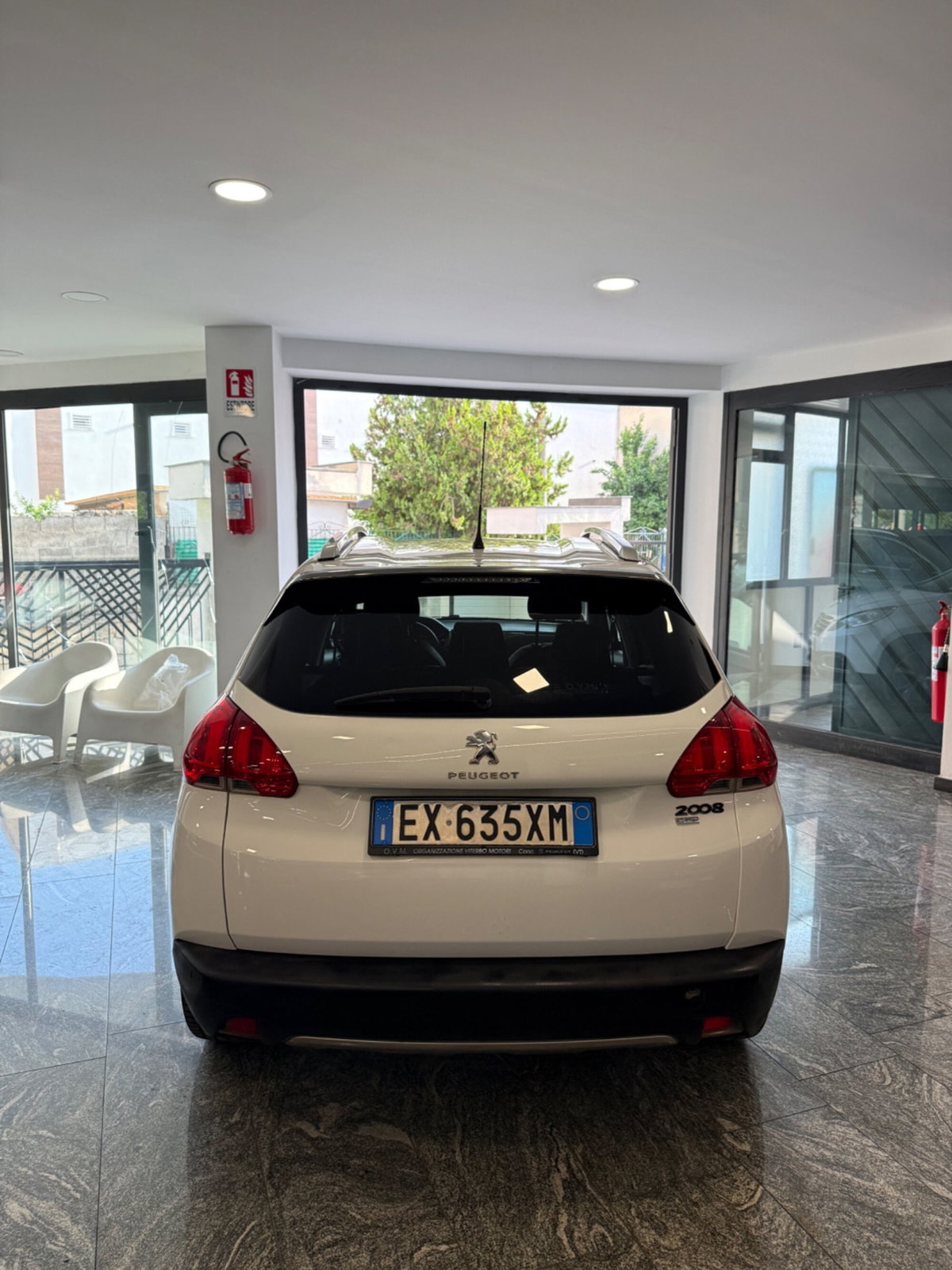 Peugeot 2008 e-HDi 92 CV Stop&Start Allure (5)