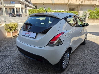 Lancia Ypsilon 1.2 69 CV 5 porte Silver (12)