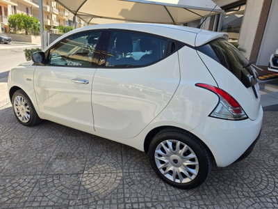 Lancia Ypsilon 1.2 69 CV 5 porte Silver (16)