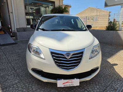 Lancia Ypsilon 1.2 69 CV 5 porte Silver (5)