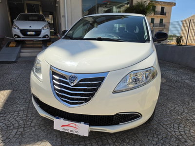 Lancia Ypsilon 1.2 69 CV 5 porte Silver (6)