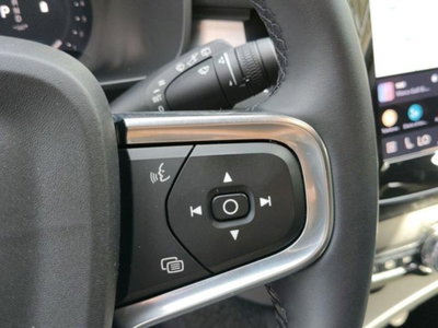 Volvo XC40 B3 automatico Core (16)