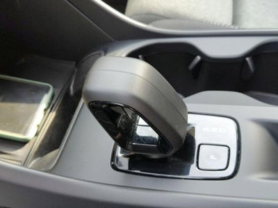 Volvo XC40 B3 automatico Core (17)