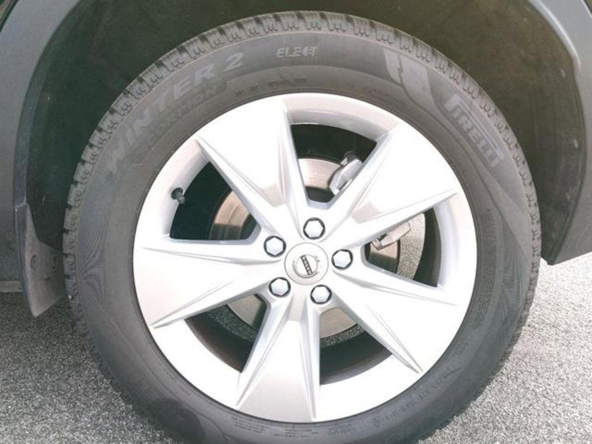 Volvo XC40 B3 automatico Core (18)
