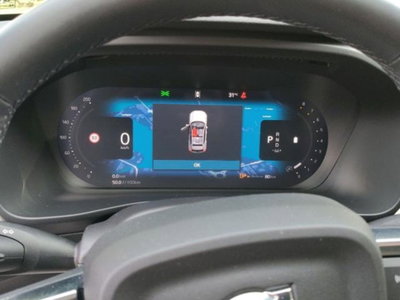 Volvo XC40 B3 automatico Core (19)