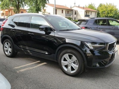 Volvo XC40 B3 automatico Core (3)