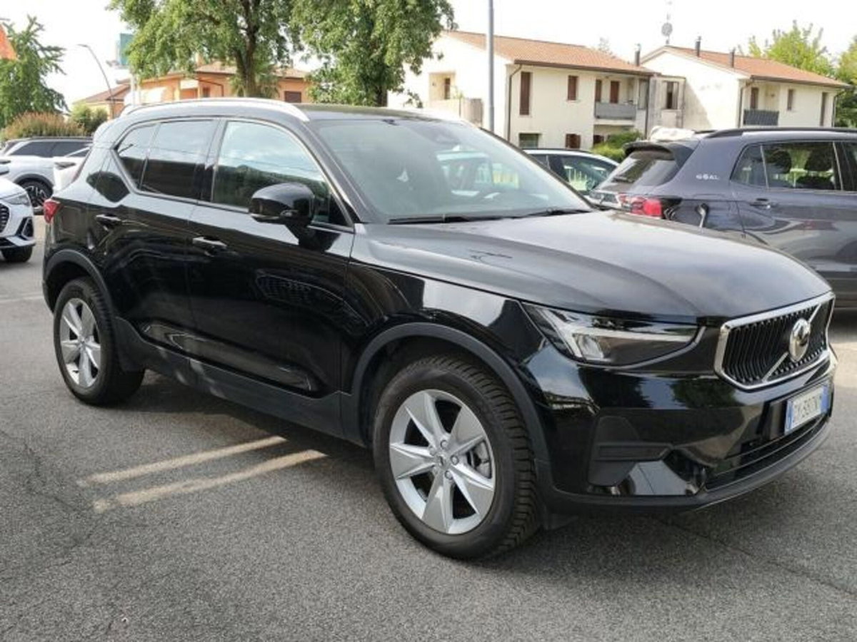 Volvo XC40 B3 automatico Core (4)