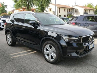 Volvo XC40 B3 automatico Core (4)