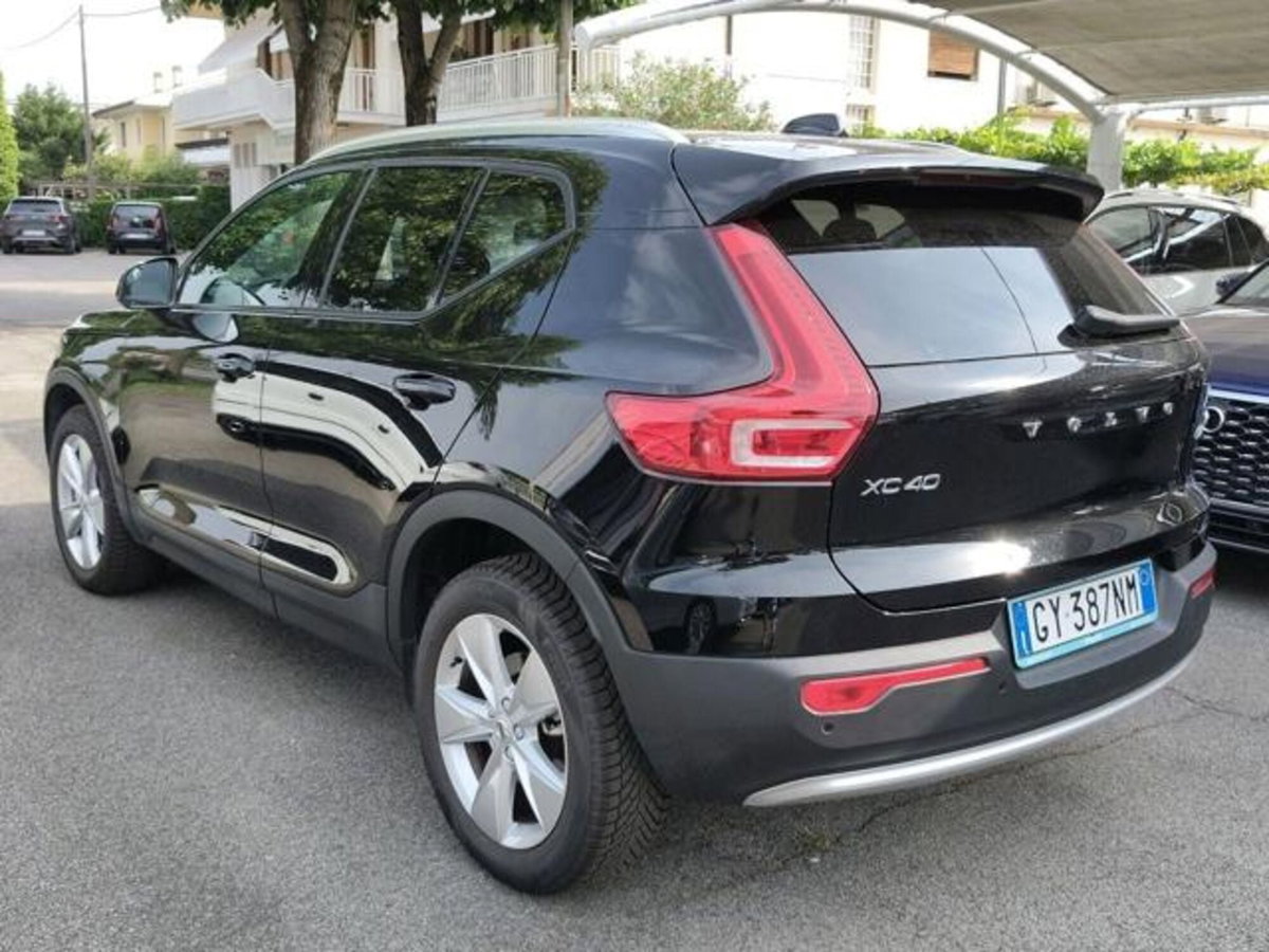 Volvo XC40 B3 automatico Core (5)