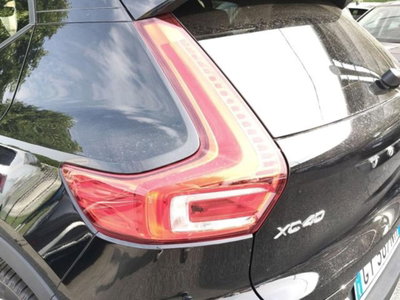 Volvo XC40 B3 automatico Core (7)