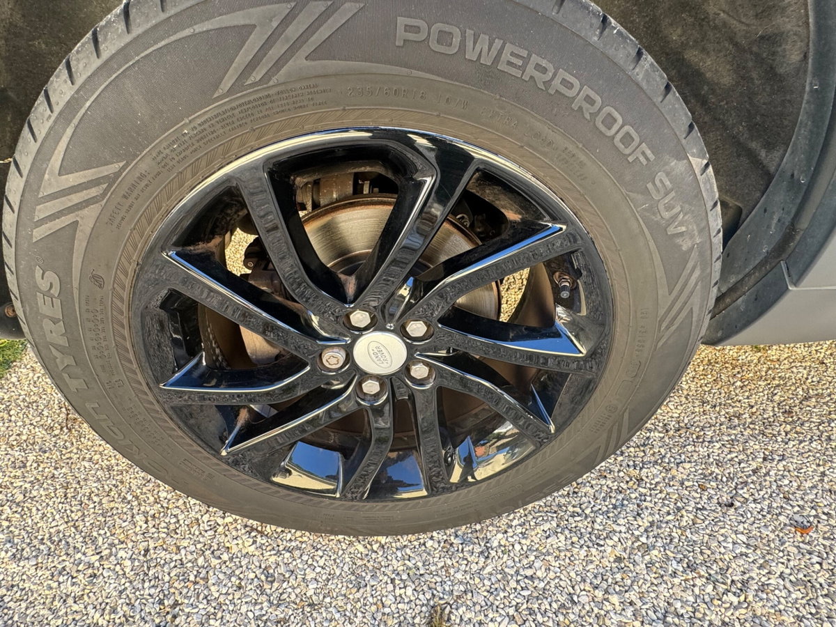Land Rover Discovery Sport 2.0 TD4 150 CV HSE Luxury (15)