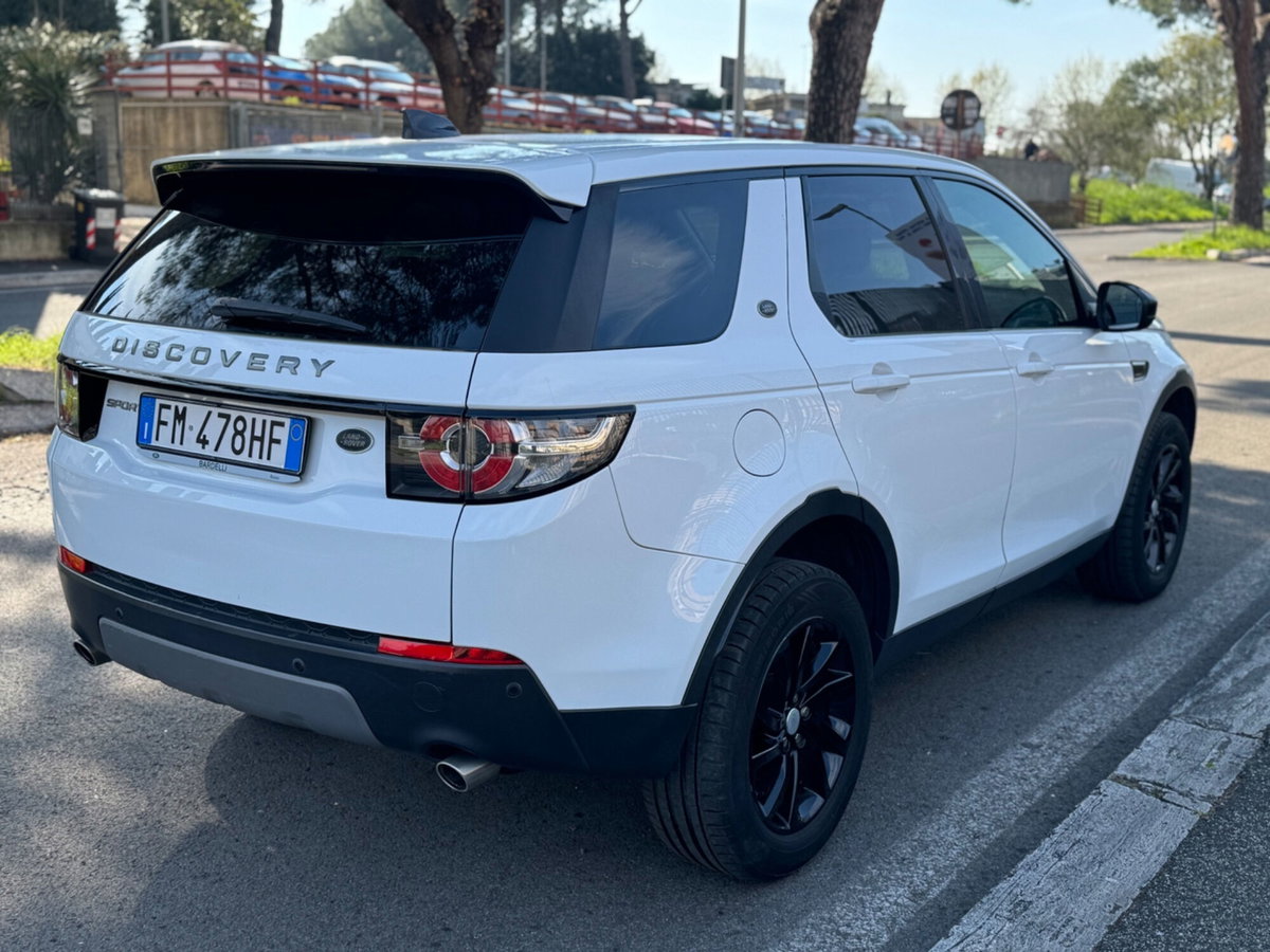 Land Rover Discovery Sport 2.0 TD4 150 CV HSE Luxury (4)