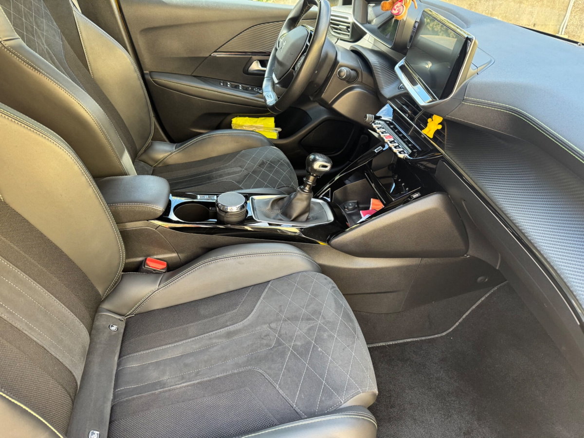 Peugeot 208 PureTech 100 Stop&Start 5 porte GT (12)