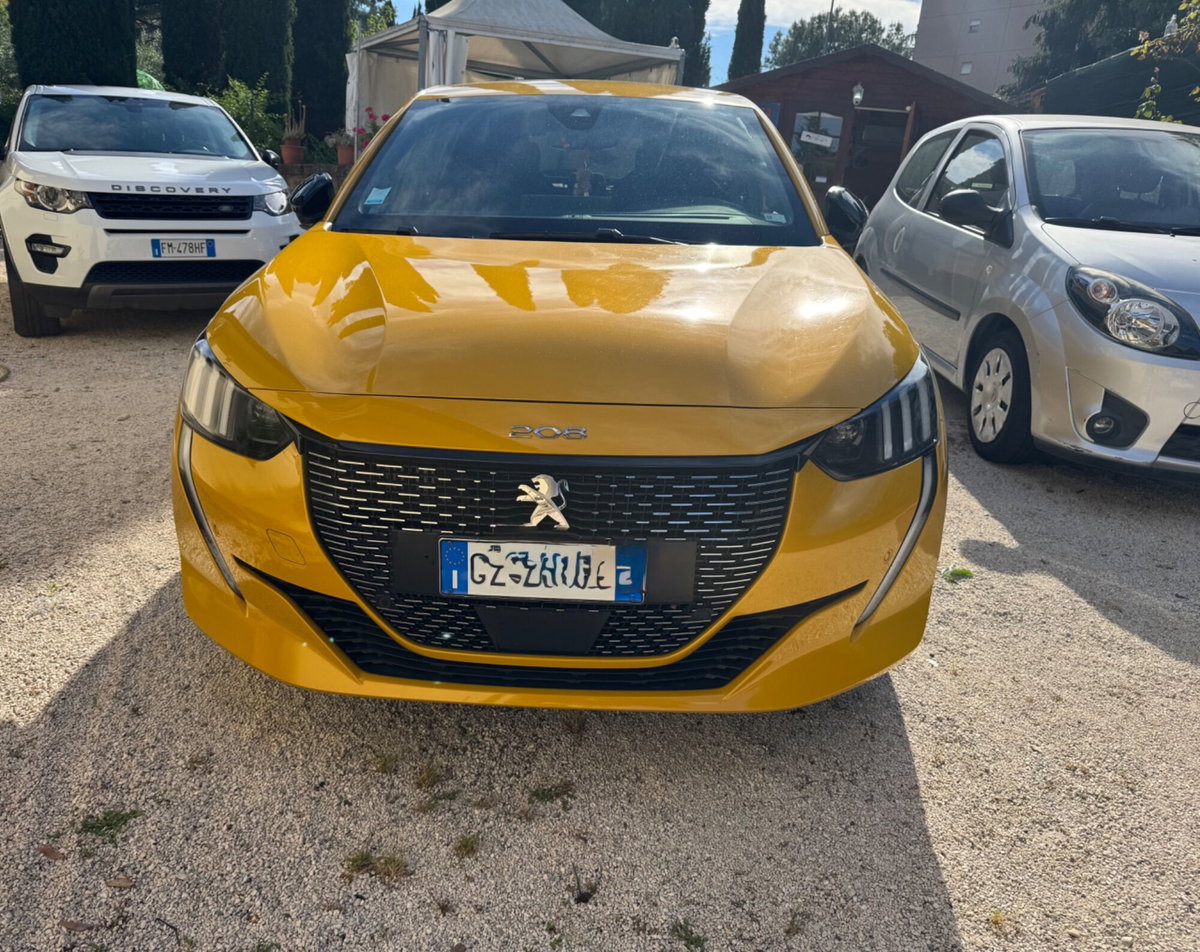 Peugeot 208 PureTech 100 Stop&Start 5 porte GT (2)