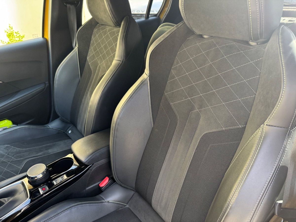 Peugeot 208 PureTech 100 Stop&Start 5 porte GT (9)
