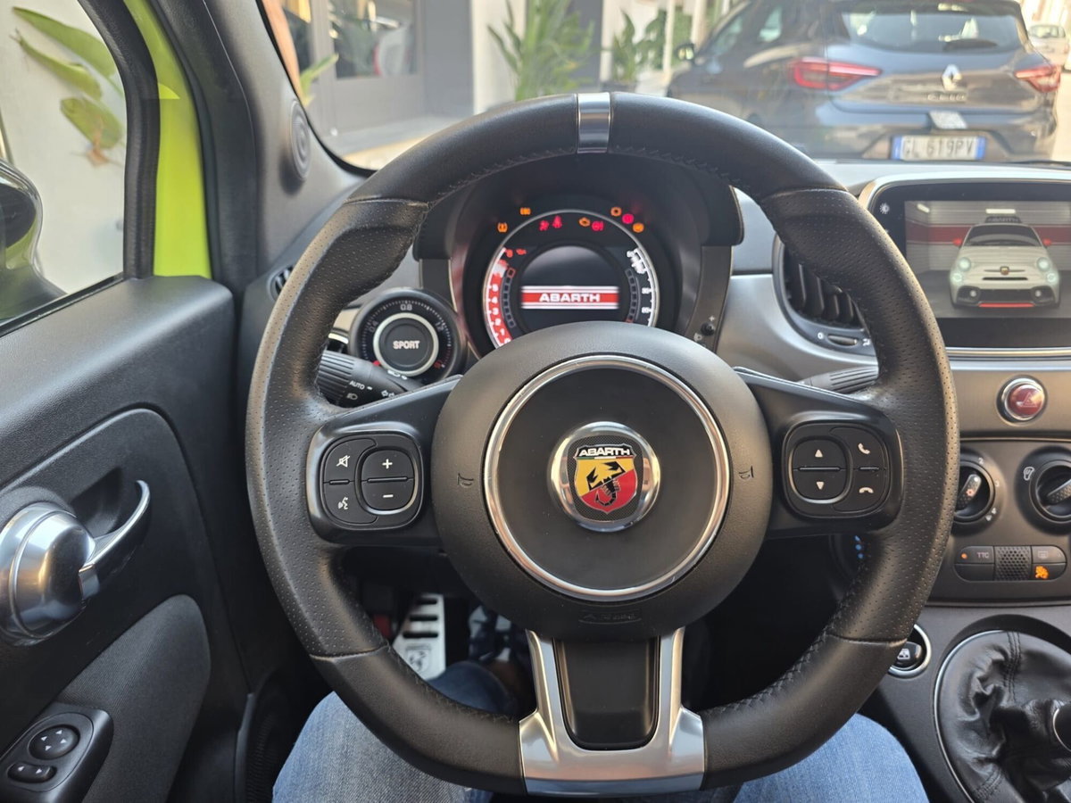 Abarth 595 595 1.4 Turbo T-Jet 160 CV Yamaha Factory Racing (10)