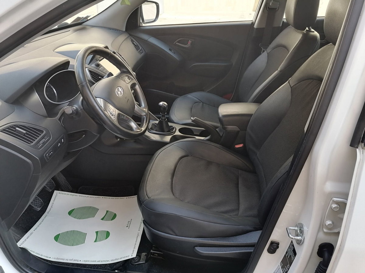 Hyundai ix35 1.7 CRDi 2WD Xpossible (11)