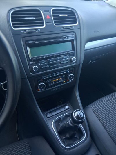 Volkswagen Golf 1.6 TDI DPF 5p. Highline (11)