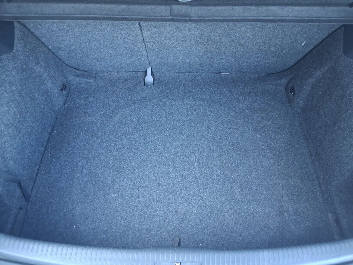 Volkswagen Golf 1.6 TDI DPF 5p. Highline (14)