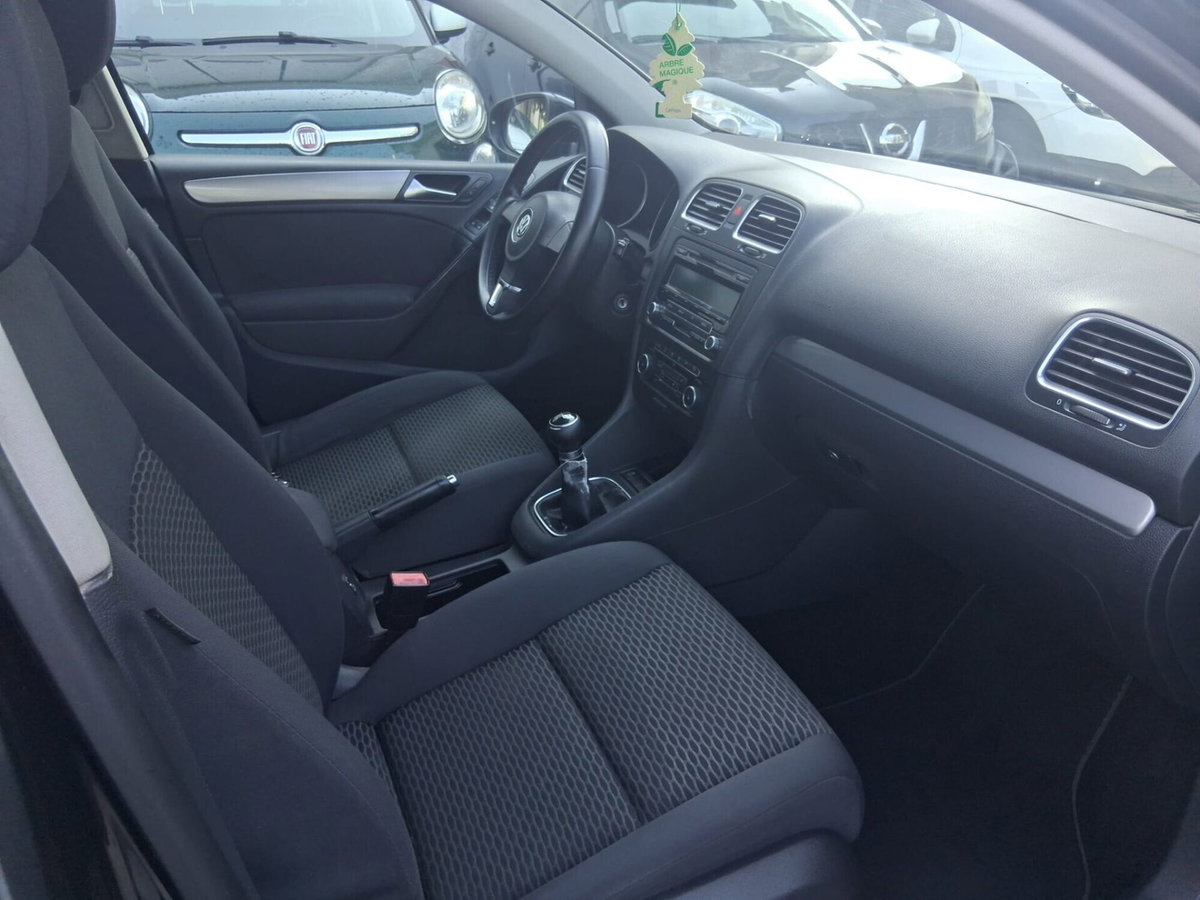 Volkswagen Golf 1.6 TDI DPF 5p. Highline (8)